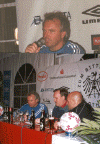 Pressekonferenz.gif (73466 Byte)